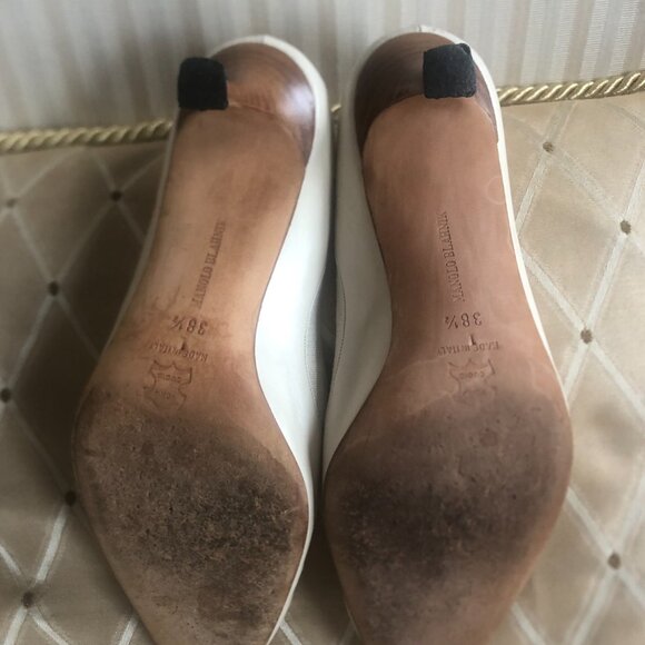 Authentic Manolo Blahnik shoes 38 1/2 Ivory/Cream leather, Linen at toe/trim EUC - Picture 10 of 10